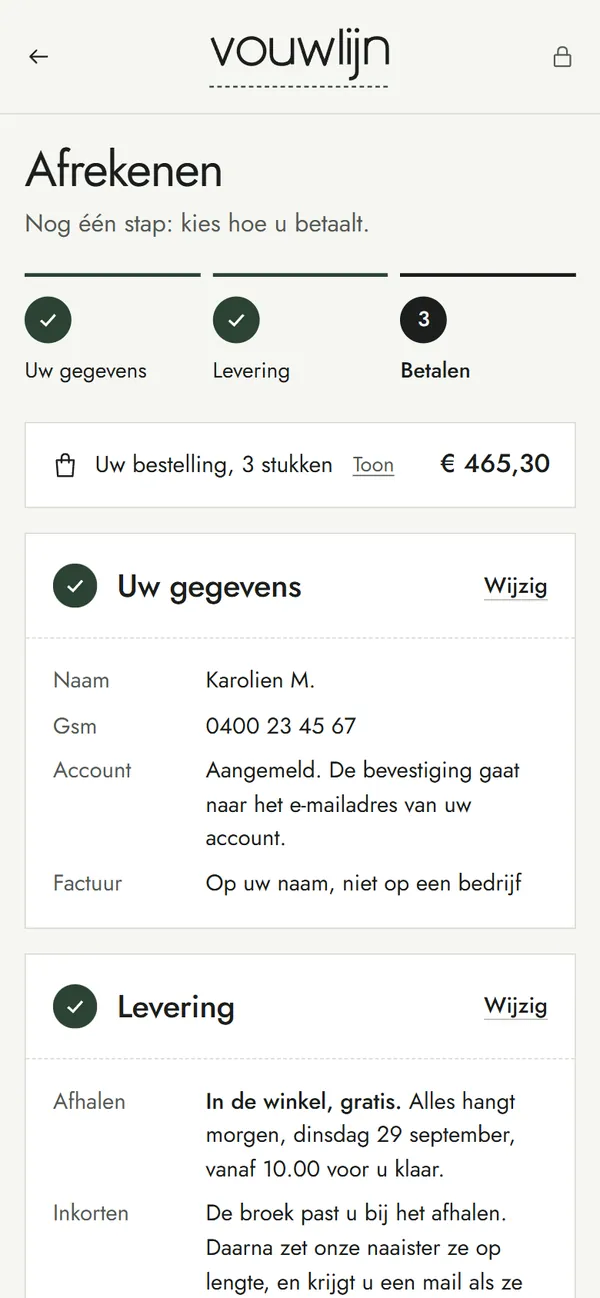 Afrekenen in de webshop voor een kledingwinkel, het begin van de pagina op een gsm